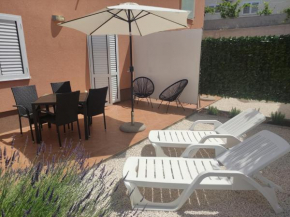 Гостиница Tomena apartments  Трогир